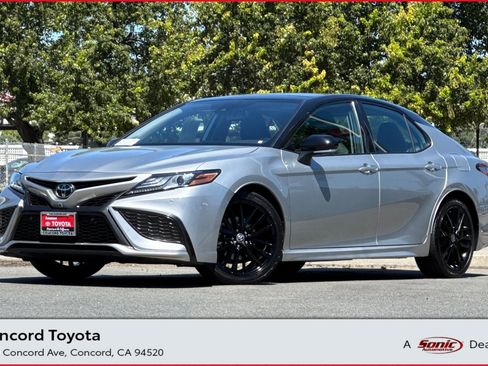 Used 2023 Toyota Camry XSE w/ Navigation Package FWD image 1