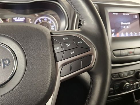 Used 2019 Jeep Cherokee Latitude Plus w/ Cold Weather Group image 13