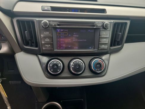 Used 2013 Toyota RAV4 LE image 22