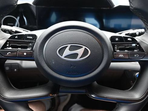 Used 2025 Hyundai Elantra SEL FWD image 34