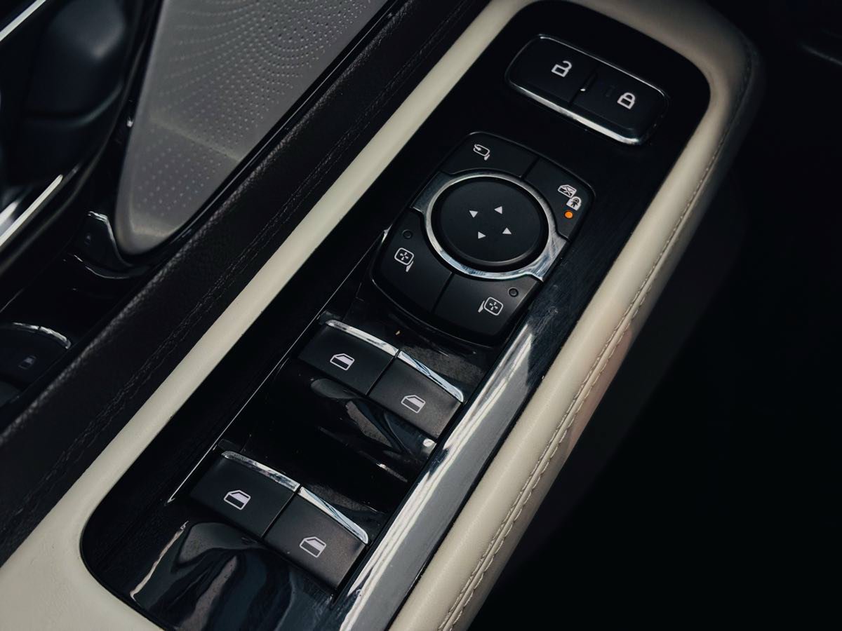 Used 2023 Lincoln Aviator Black Label w/ Dynamic Handling Package AWD/4WD image 36