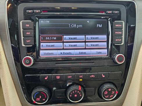 Used 2014 Volkswagen Passat TDI SE image 14