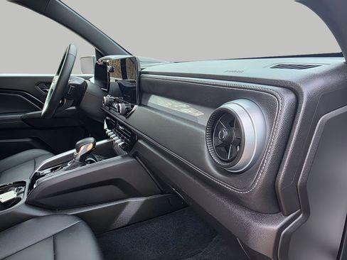 Used 2024 Chevrolet Colorado LT w/ LT Convenience Package III image 11