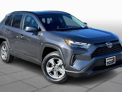 Used 2023 Toyota RAV4 XLE w/ Convenience Package image 3