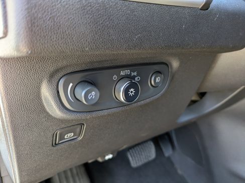 Used 2021 GMC Terrain SLT image 20