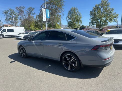 Used 2025 Honda Accord Sport image 4