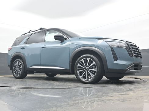 New 2026 Nissan Pathfinder Platinum AWD/4WD image 25
