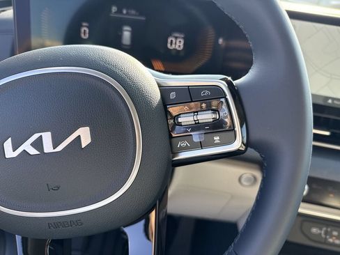 New 2026 Kia Carnival EX FWD image 19