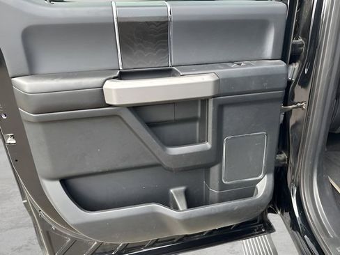Used 2018 Ford F150 Platinum w/ Equipment Group 701A Luxury AWD/4WD image 31