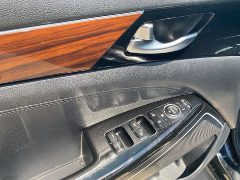 Used 2019 Kia Cadenza Premium w/ Paint Protection Package FWD image 23