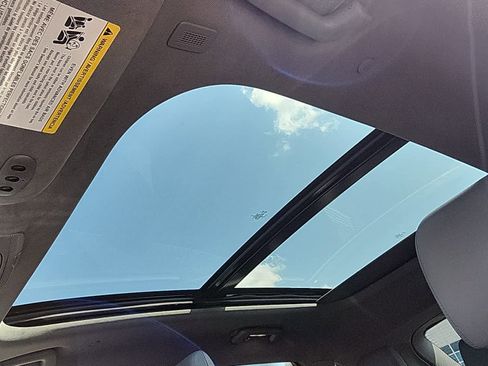 Used 2022 Lincoln Nautilus Reserve w/ Equipment Group 201A image 12