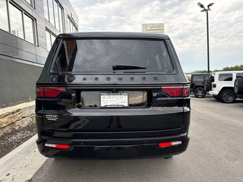 Used 2025 Jeep Wagoneer Series II w/ Convenience Group I AWD/4WD image 4