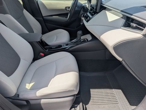 Used 2022 Toyota Corolla LE image 23