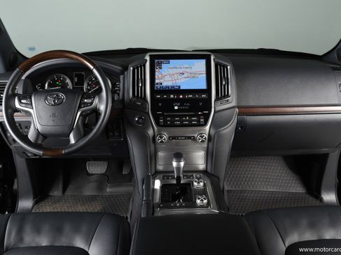 Used 2021 Toyota Land Cruiser Heritage Edition image 24