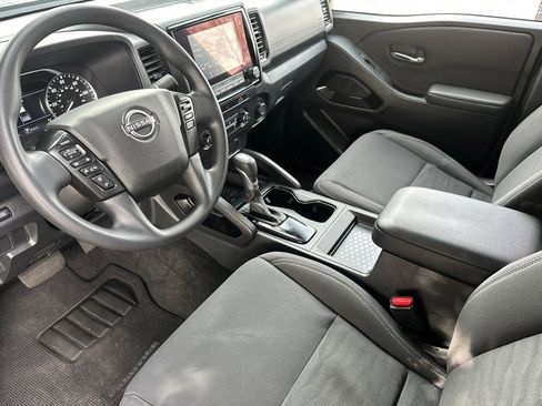 Used 2023 Nissan Frontier SV w/ Midnight Edition Package image 11