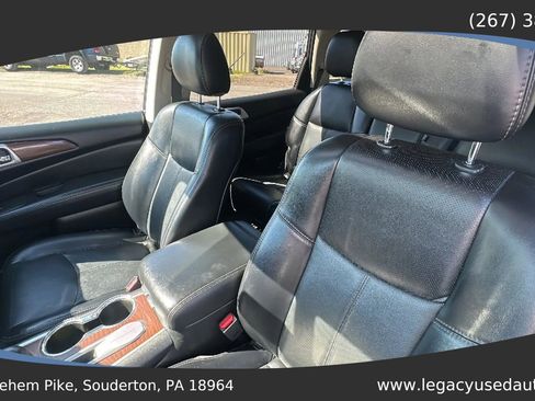 Used 2020 Nissan Pathfinder Platinum FWD image 34