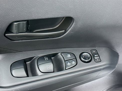 Used 2024 Nissan Kicks S image 15