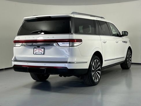 Used 2023 Lincoln Navigator L Reserve AWD/4WD image 7