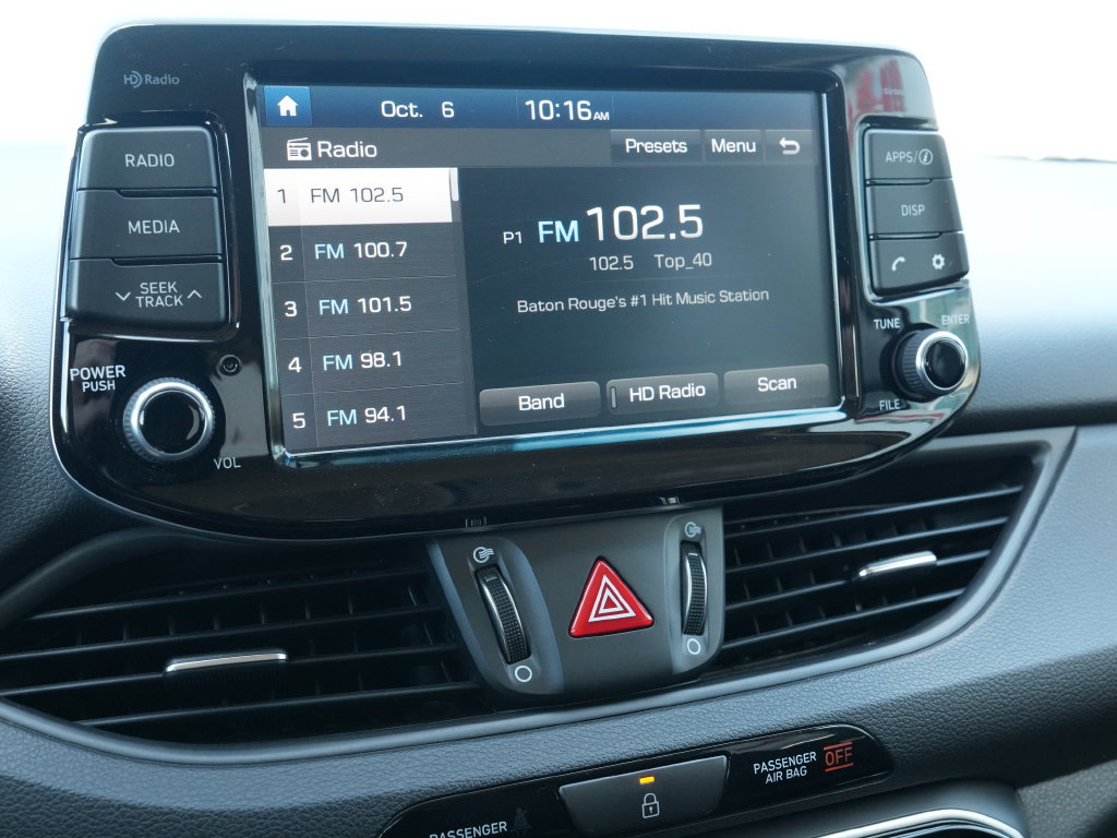 Used 2018 Hyundai Elantra GT FWD image 32