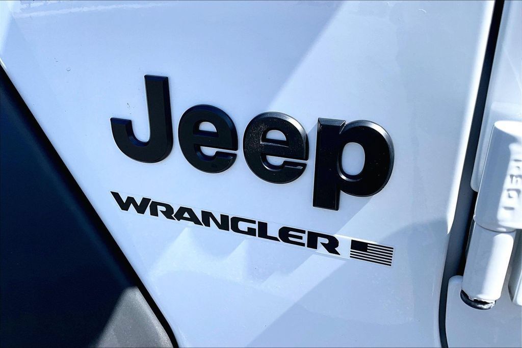 Certified 2025 Jeep Wrangler Sport AWD/4WD image 24