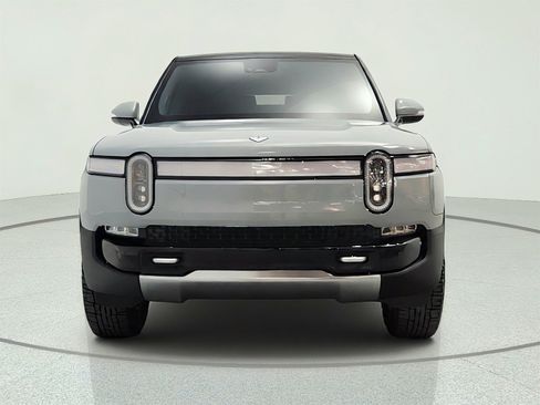 Used 2023 Rivian R1S Adventure AWD/4WD image 2