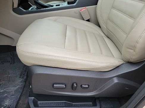 Used 2017 Ford Escape Titanium AWD/4WD image 13