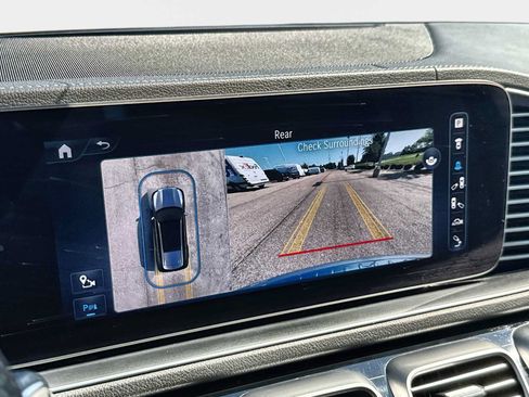 Used 2024 Mercedes-Benz GLS 450 4MATIC image 28