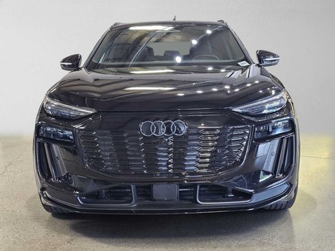 Used 2025 Audi SQ6 e-tron Prestige AWD/4WD image 8