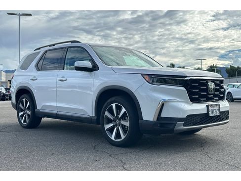 Used 2024 Honda Pilot Touring image 8