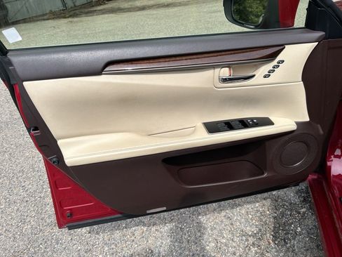 Used 2016 Lexus ES 350 w/ Navigation System Package FWD image 16