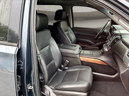 Used 2019 Chevrolet Suburban Premier w/ RST 6.2L Performance Edition RWD image 14