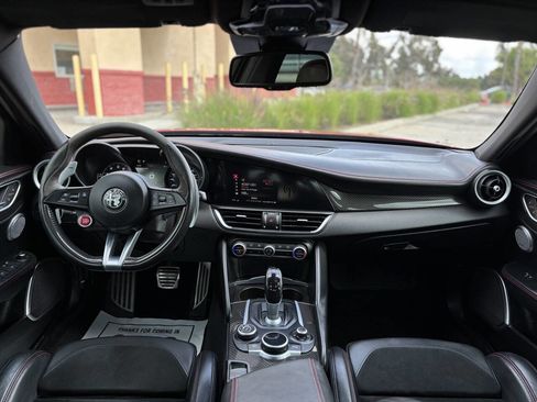 Used 2018 Alfa Romeo Giulia Quadrifoglio w/ Driver Assist Dynamic Package image 9
