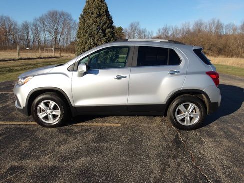 Used 2018 Chevrolet Trax LT w/ LT Convenience Package image 10