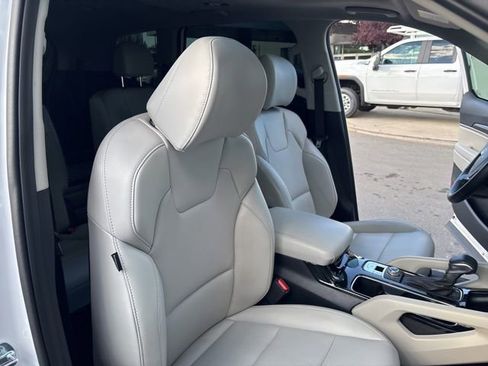Used 2025 Kia Telluride S AWD/4WD image 40