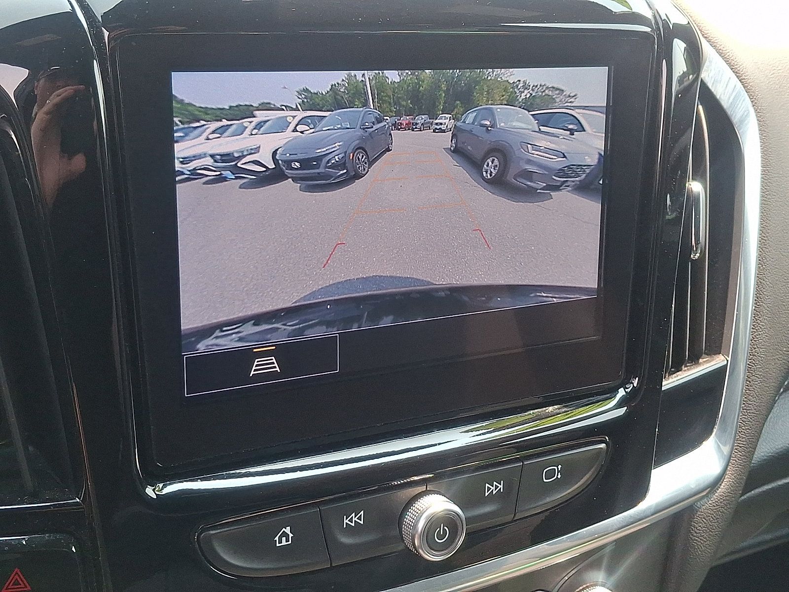 Certified 2023 Chevrolet Traverse LT AWD/4WD image 18