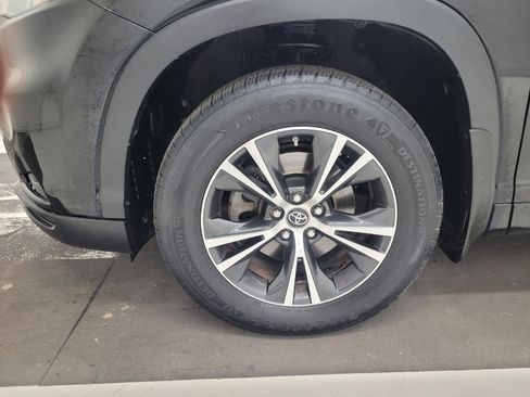 Used 2016 Toyota Highlander XLE AWD/4WD image 31