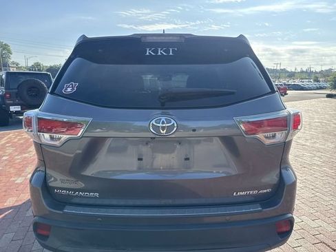Used 2015 Toyota Highlander Limited w/ Driver Technology Package AWD/4WD image 9