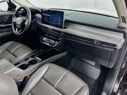 Used 2023 Lincoln Corsair FWD image 28