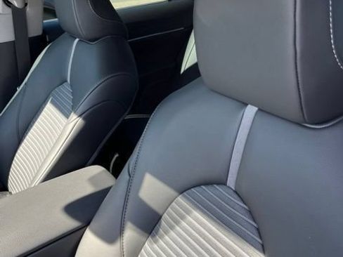 Used 2024 Toyota Camry SE FWD image 5