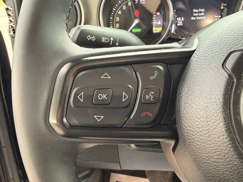 Used 2023 Jeep Wrangler Unlimited w/ Sun & Screen Package AWD/4WD image 15