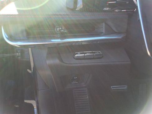 Used 2020 Chevrolet Corvette Stingray Premium Cpe w/ 3LT Preferred Equipment Group image 37