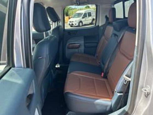 Used 2024 Ford Maverick Lariat image 9