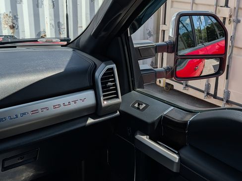 Used 2022 Ford F350 Lariat w/ Chrome Package image 21