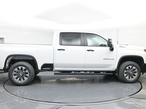 New 2026 Chevrolet Silverado 2500 Custom w/ Custom Value Package AWD/4WD image 15