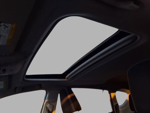 Used 2017 Toyota RAV4 XLE image 21