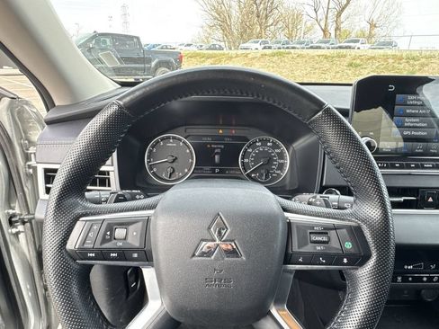 Used 2024 Mitsubishi Outlander SE Black Edition AWD/4WD image 13