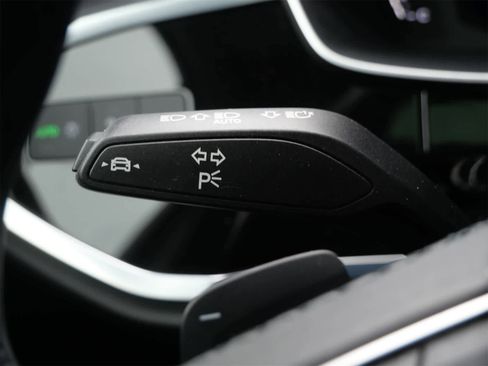 Used 2023 Audi Q3 2.0T Premium Plus w/ Premium Plus Package image 19