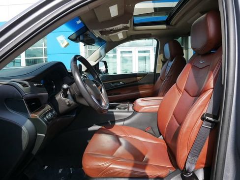 Used 2019 Cadillac Escalade Premium Luxury AWD/4WD image 7