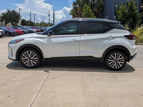 Used 2023 Nissan Kicks SV FWD image 9