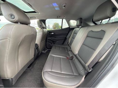 Used 2024 Chevrolet Trax ACTIV w/ Sunroof Package FWD image 18